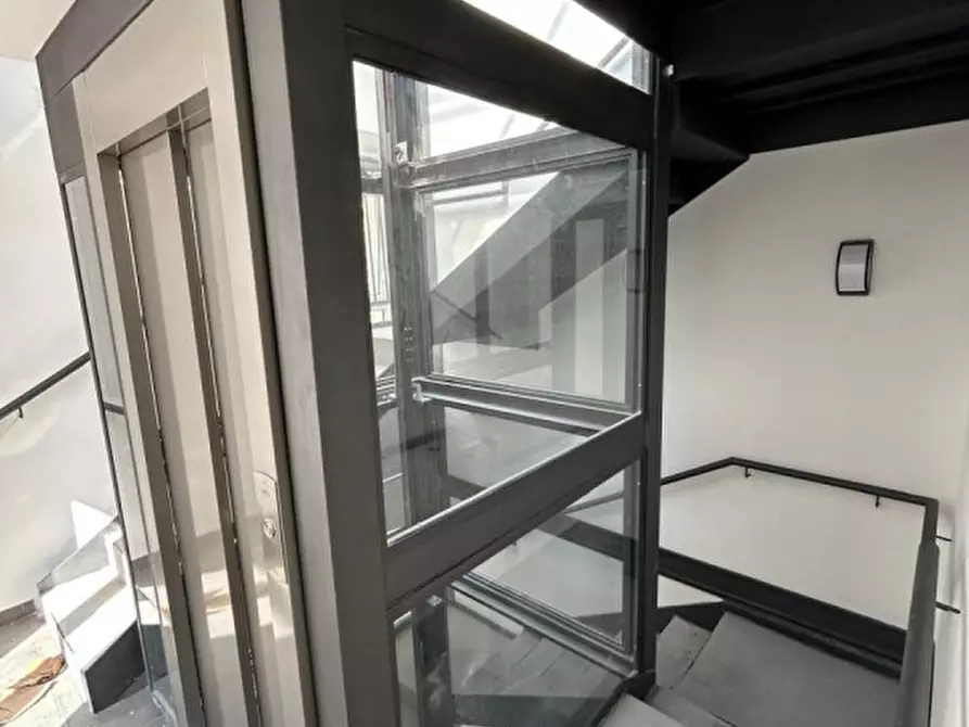 Immagine 19 di Appartamento in vendita  in salita cacciottoli 6 a Napoli