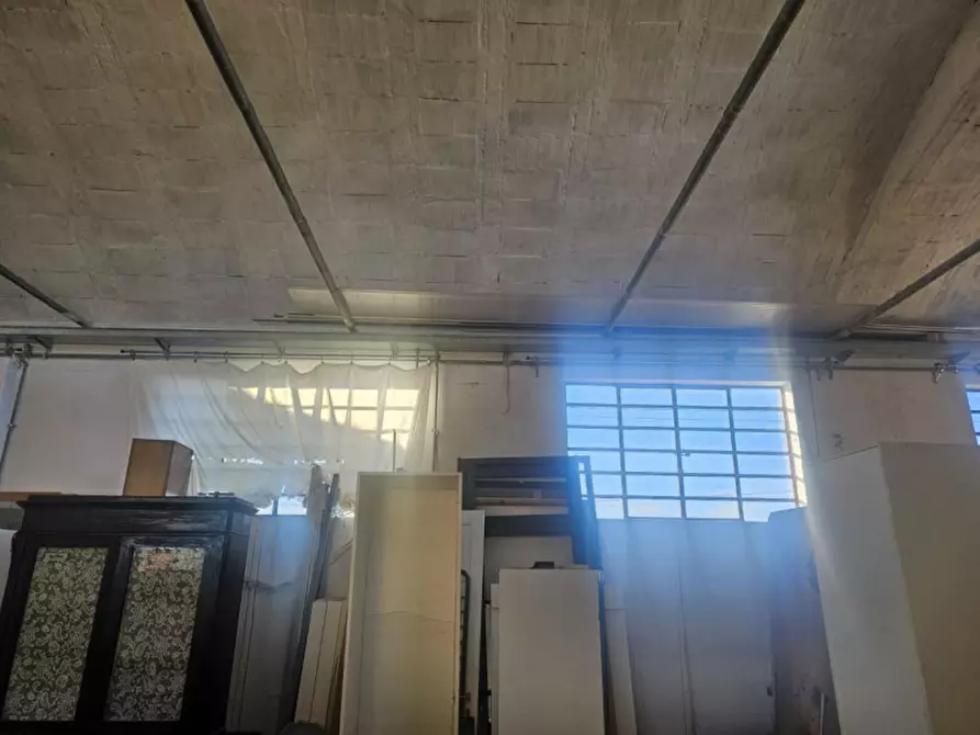 Immagine 8 di Capannone industriale in vendita  in Via Villa Fontana, 57, 55018 Capannori LU, Italia a Capannori