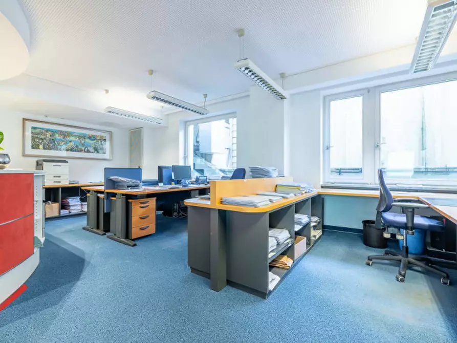 Immagine 5 di Ufficio in vendita  in via Sernesi 10 a Bolzano