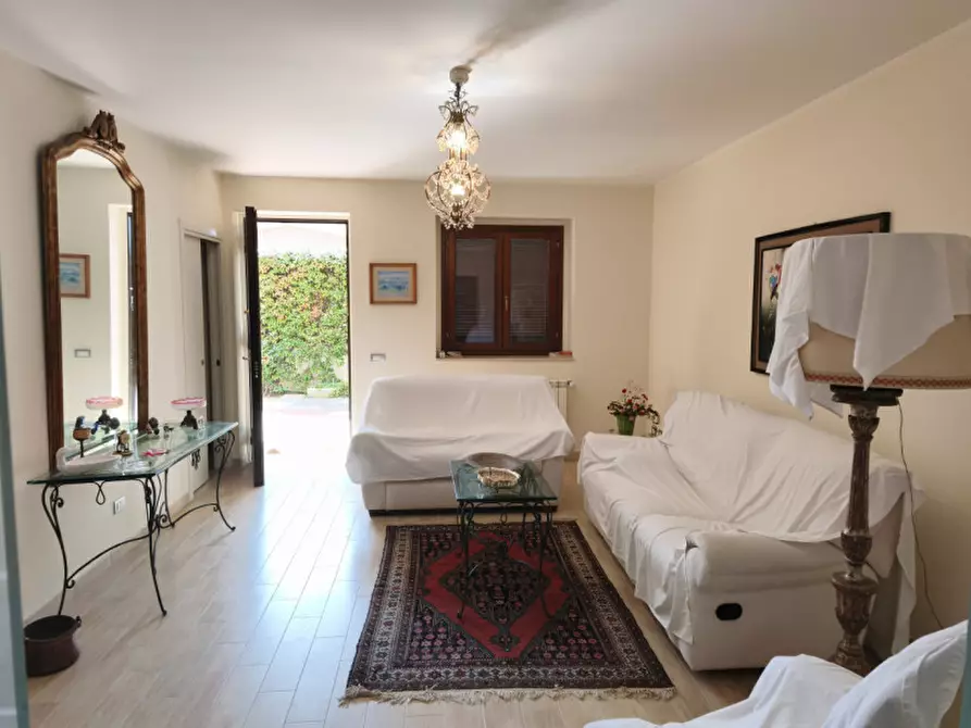 Immagine 3 di Villa in affitto  in via salvatore liddo a Andria