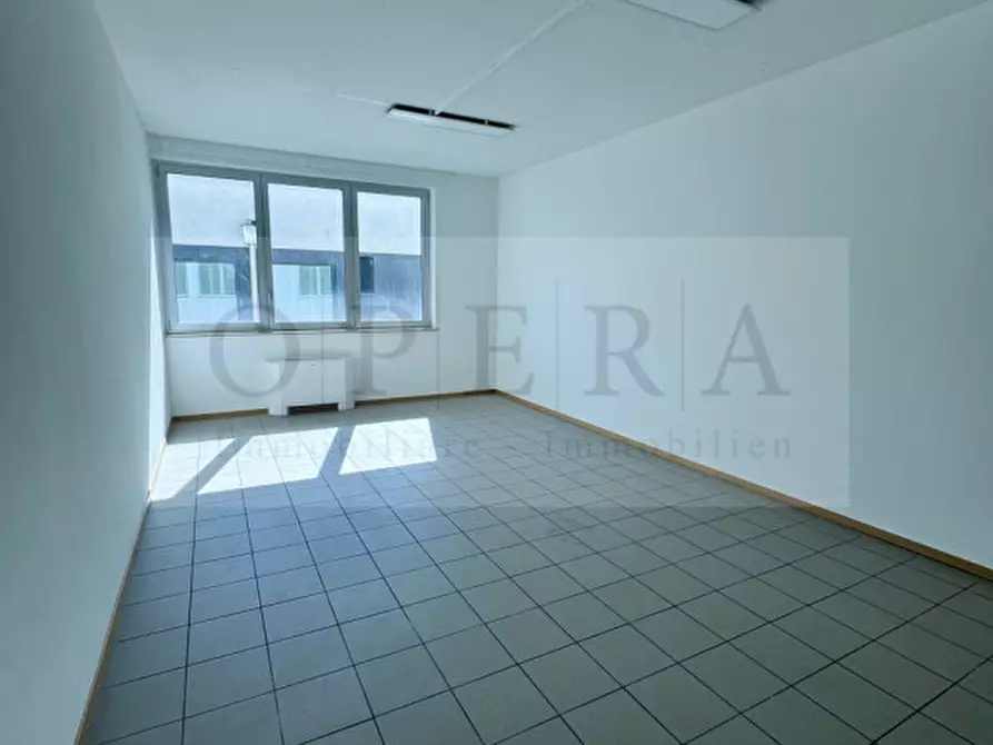 Immagine 5 di Ufficio in vendita  in Alois-Kuperion-Straße - Via Alois Kuperion a Merano .Meran.