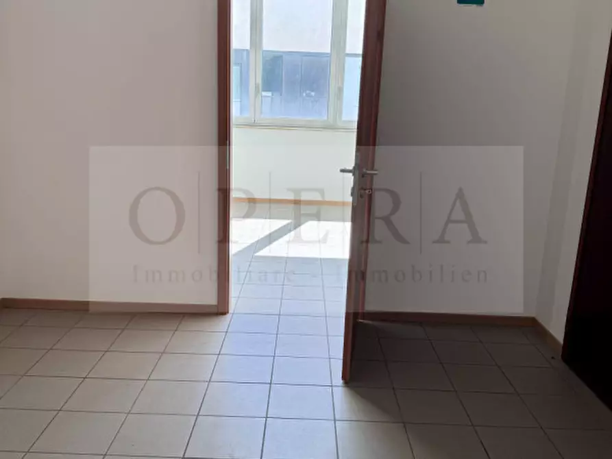 Immagine 7 di Ufficio in vendita  in Alois-Kuperion-Straße - Via Alois Kuperion a Merano .Meran.