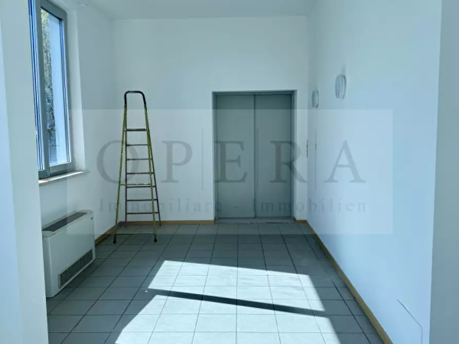 Immagine 9 di Ufficio in vendita  in Alois-Kuperion-Straße - Via Alois Kuperion a Merano .Meran.