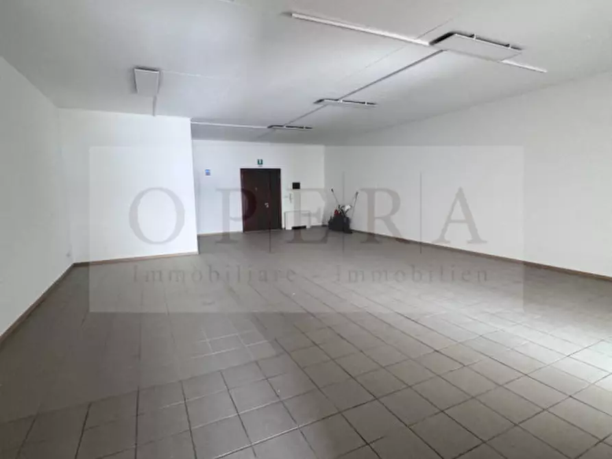 Immagine 10 di Ufficio in vendita  in Alois-Kuperion-Straße - Via Alois Kuperion a Merano .Meran.