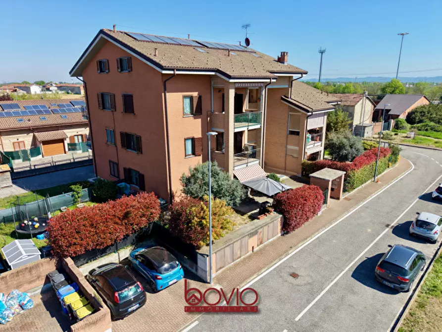 Immagine 3 di Appartamento in vendita  in Via Massimo D'Azeglio 7 a Rondissone
