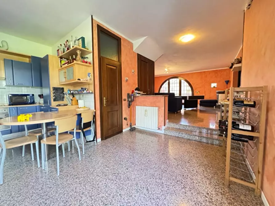 Immagine 1 di Casa trifamiliare in vendita  in Via Cabrelle a Limena