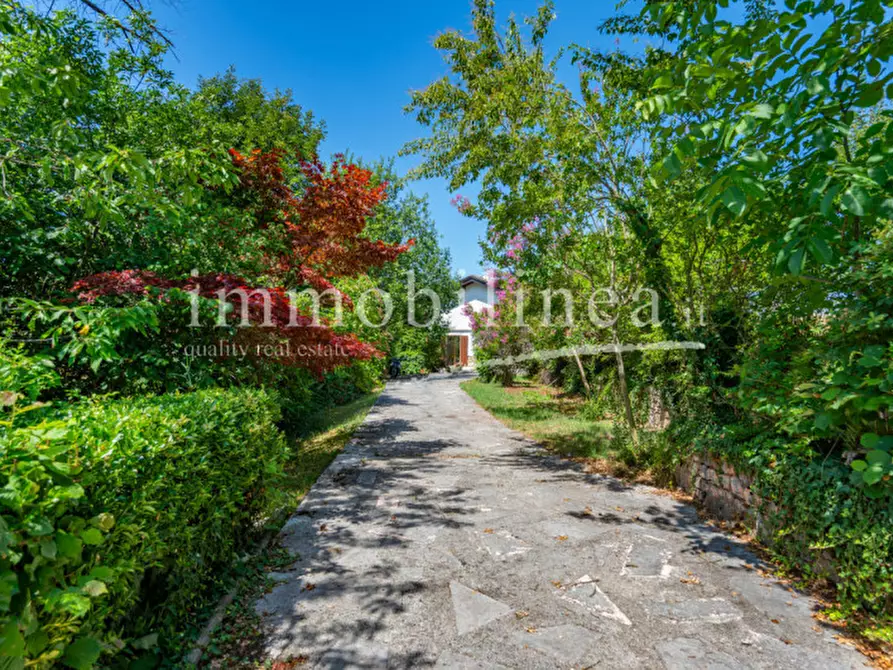 Immagine 3 di Villa in vendita  in Via del Carro a San Zeno Di Montagna