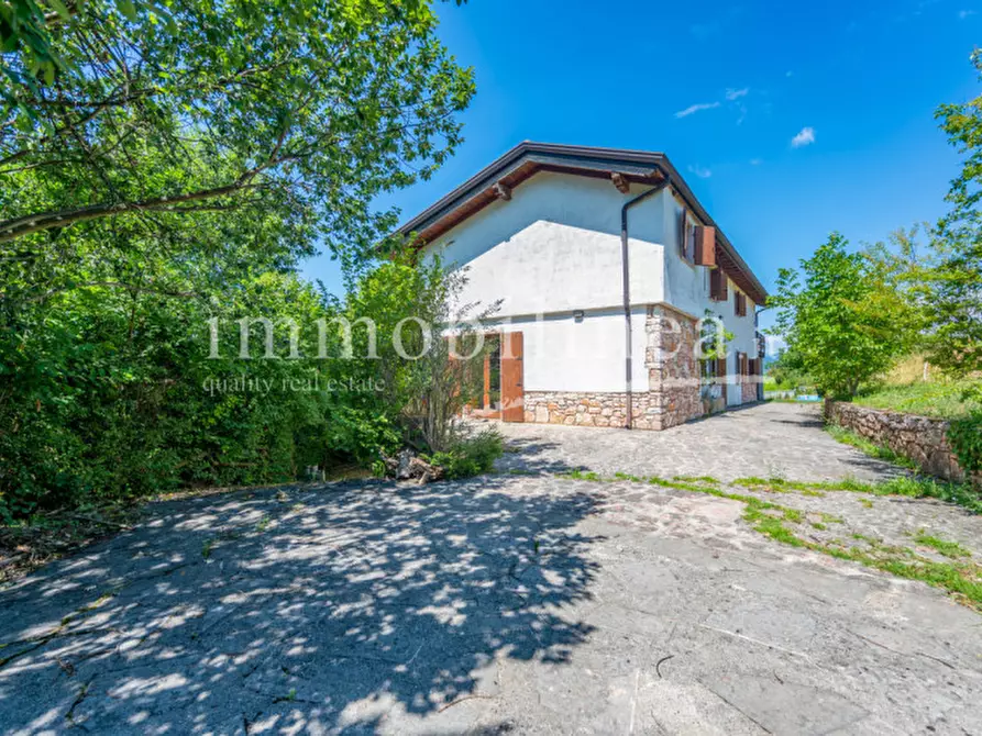 Immagine 4 di Villa in vendita  in Via del Carro a San Zeno Di Montagna