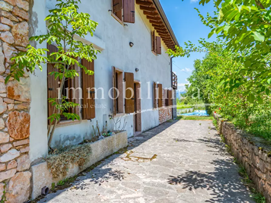 Immagine 5 di Villa in vendita  in Via del Carro a San Zeno Di Montagna