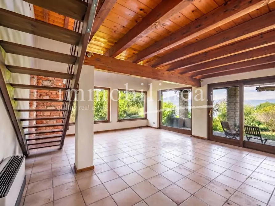 Immagine 15 di Villa in vendita  in Via del Carro a San Zeno Di Montagna