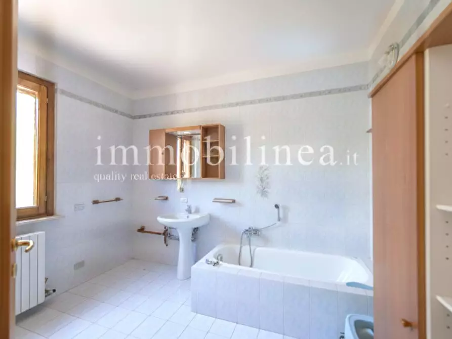 Immagine 40 di Villa in vendita  in Via del Carro a San Zeno Di Montagna