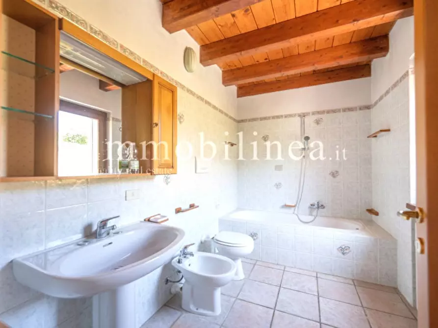 Immagine 41 di Villa in vendita  in Via del Carro a San Zeno Di Montagna