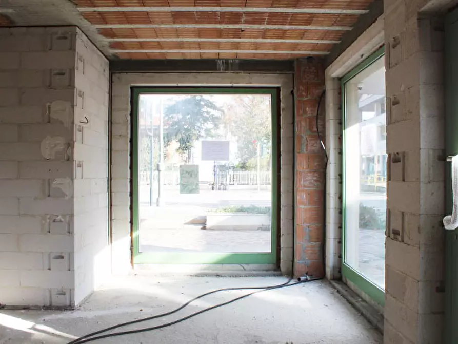 Immagine 6 di Negozio in vendita  in via papa giovanni xxIII a Montesilvano