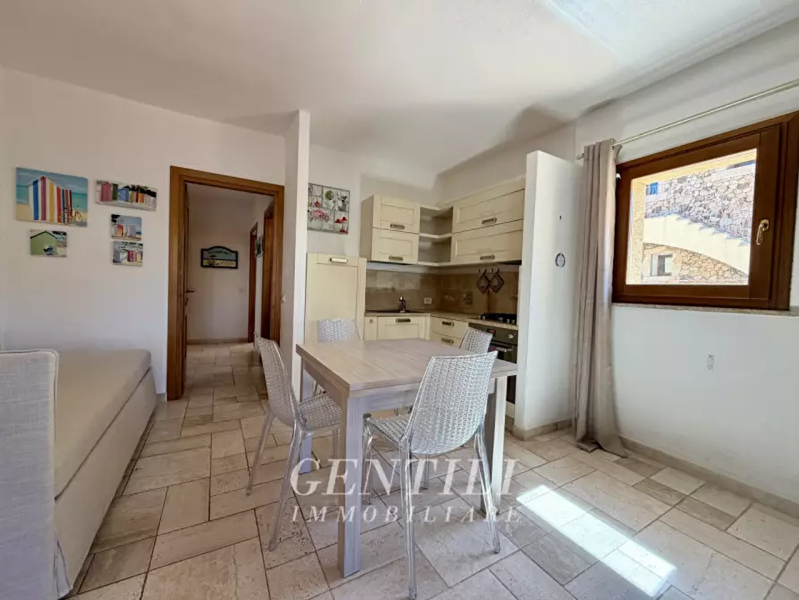 Immagine 5 di Appartamento in vendita  a Arzachena