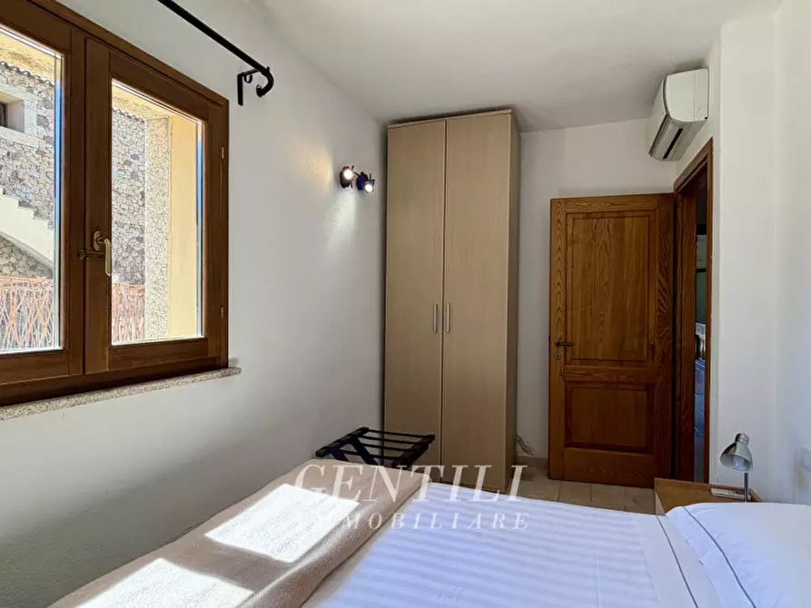 Immagine 20 di Appartamento in vendita  a Arzachena