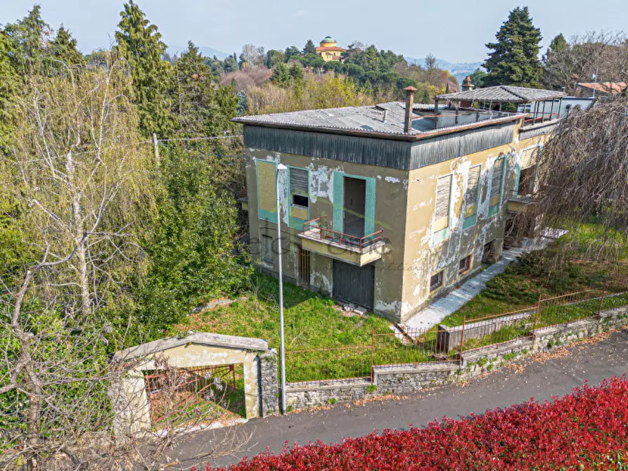 Immagine 5 di Villa in vendita  in VIA FIUME a Inverigo