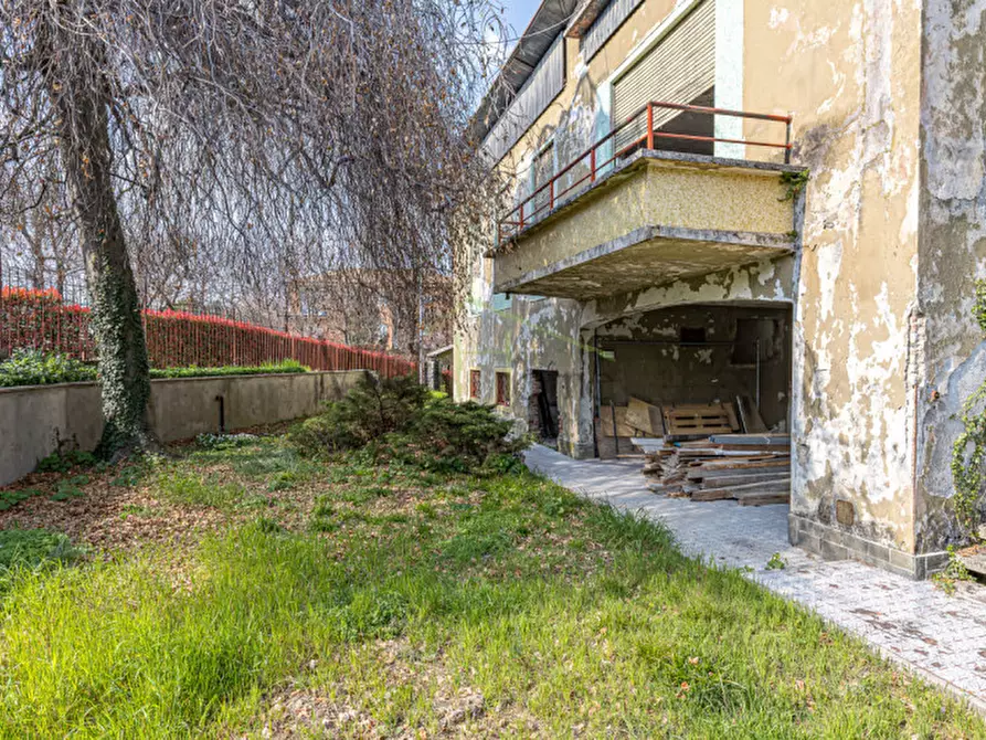 Immagine 11 di Villa in vendita  in VIA FIUME a Inverigo