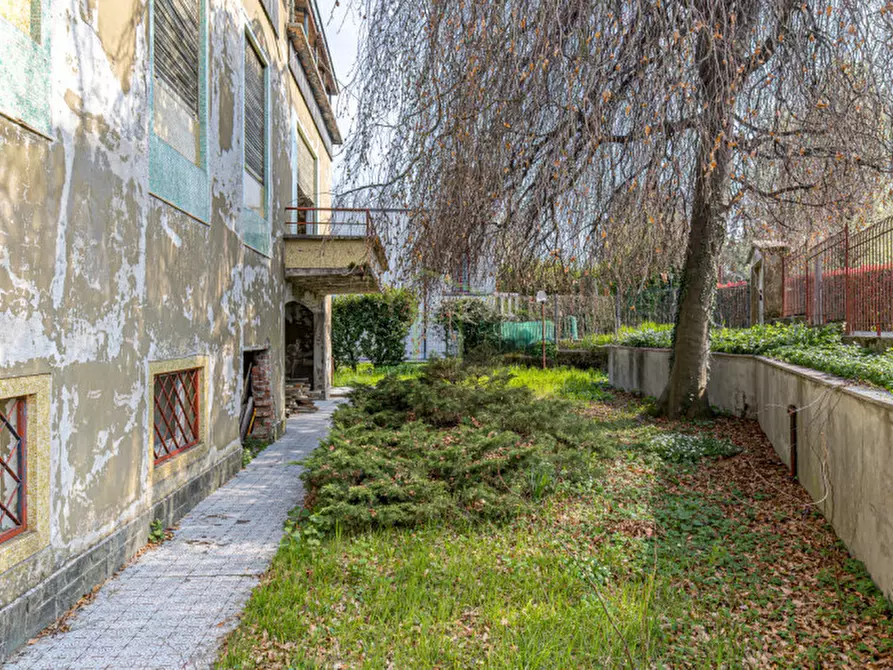 Immagine 16 di Villa in vendita  in VIA FIUME a Inverigo