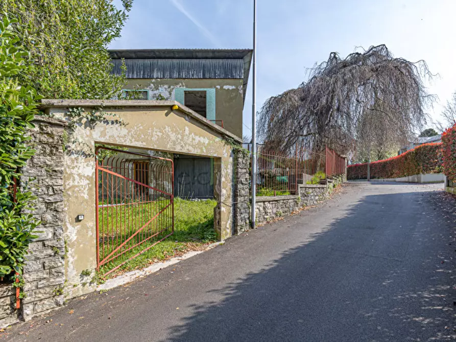 Immagine 17 di Villa in vendita  in VIA FIUME a Inverigo