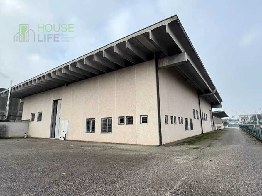 Immagine 1 di Capannone industriale in vendita  in Strada Postumia a Vicenza