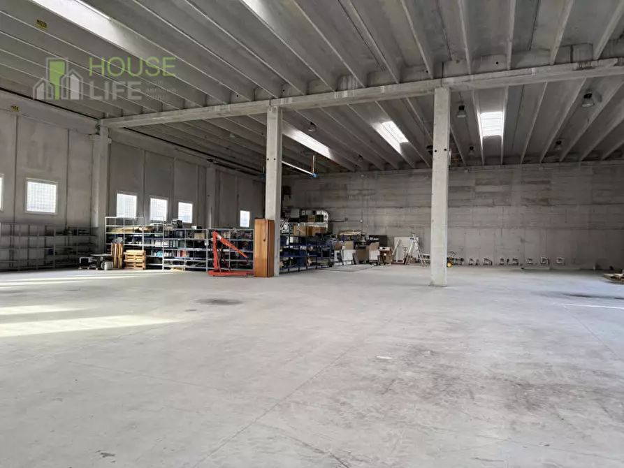 Immagine 5 di Capannone industriale in vendita  in Strada Postumia a Vicenza