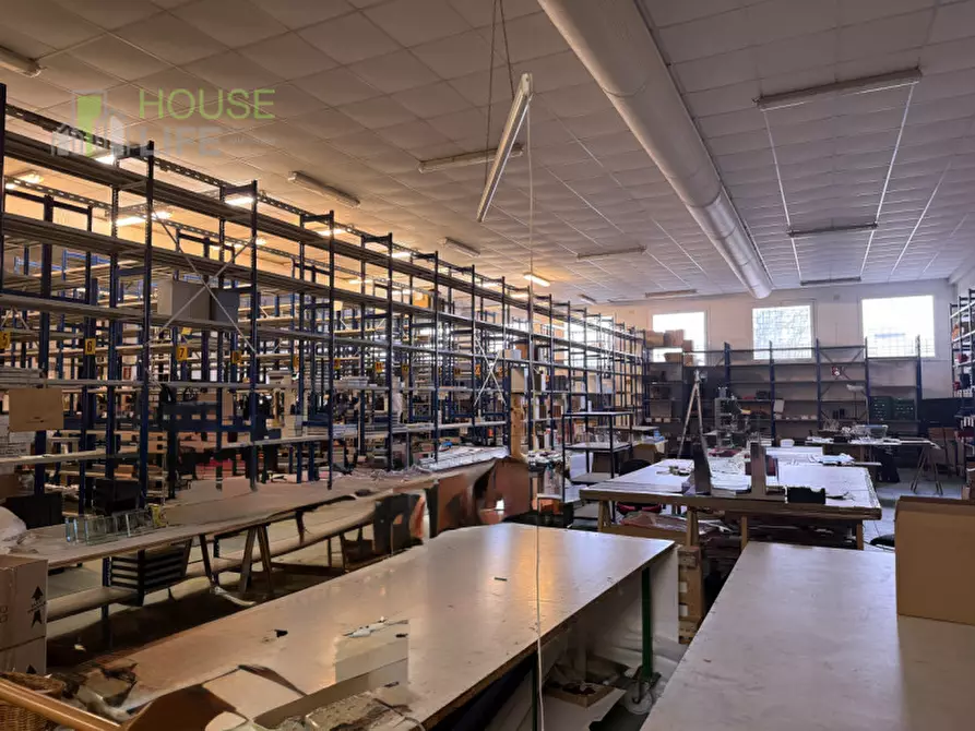 Immagine 7 di Capannone industriale in vendita  in Strada Postumia a Vicenza