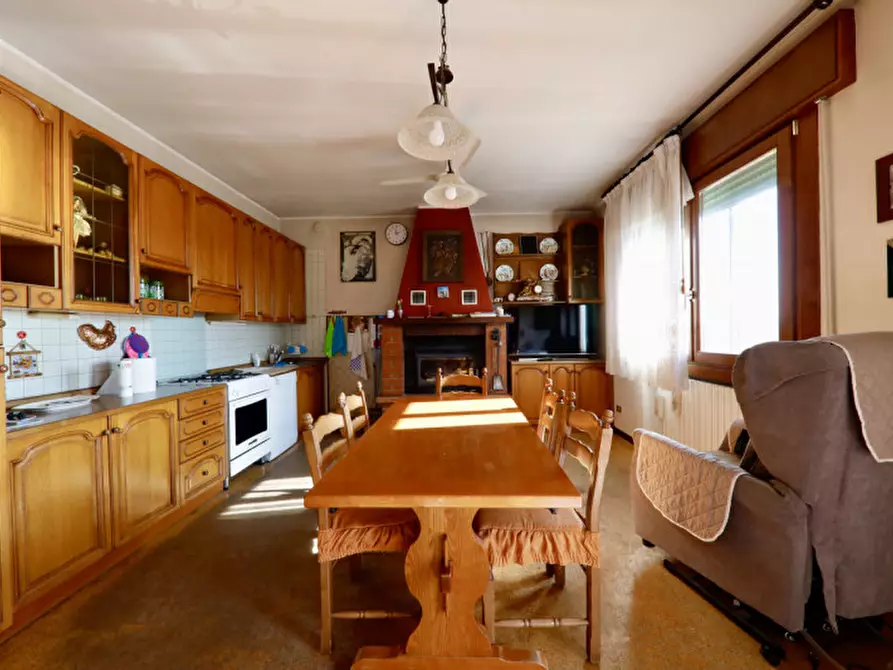 Immagine 2 di Casa indipendente in vendita  in Via Finale a Villa Estense