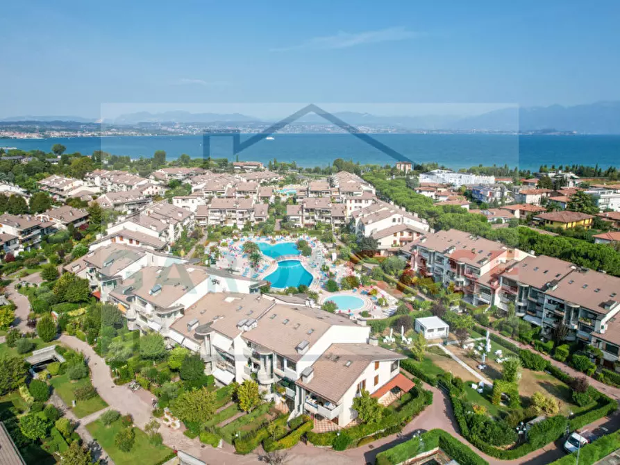 Immagine 23 di Appartamento in vendita  in Via Giulio Cesare a Desenzano Del Garda