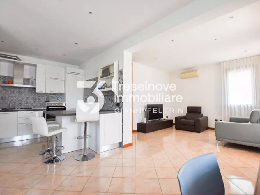 Immagine 4 di Casa indipendente in vendita  in Via Divisione Cadore a Paese