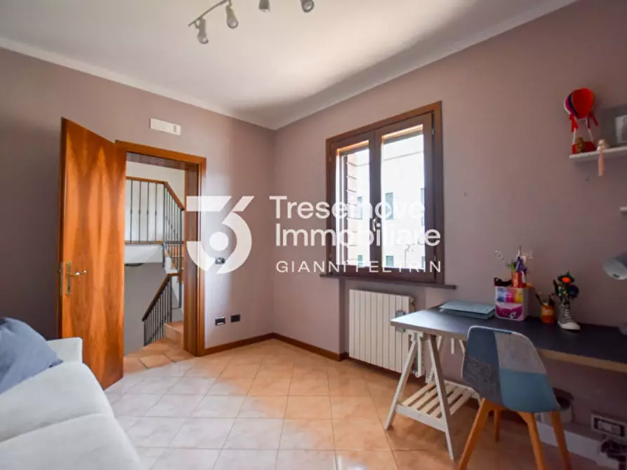 Immagine 10 di Casa indipendente in vendita  in Via Divisione Cadore a Paese