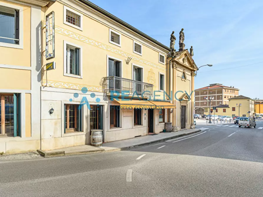 Immagine 1 di Bed & Breakfast in vendita  in via roma 5 a Trissino