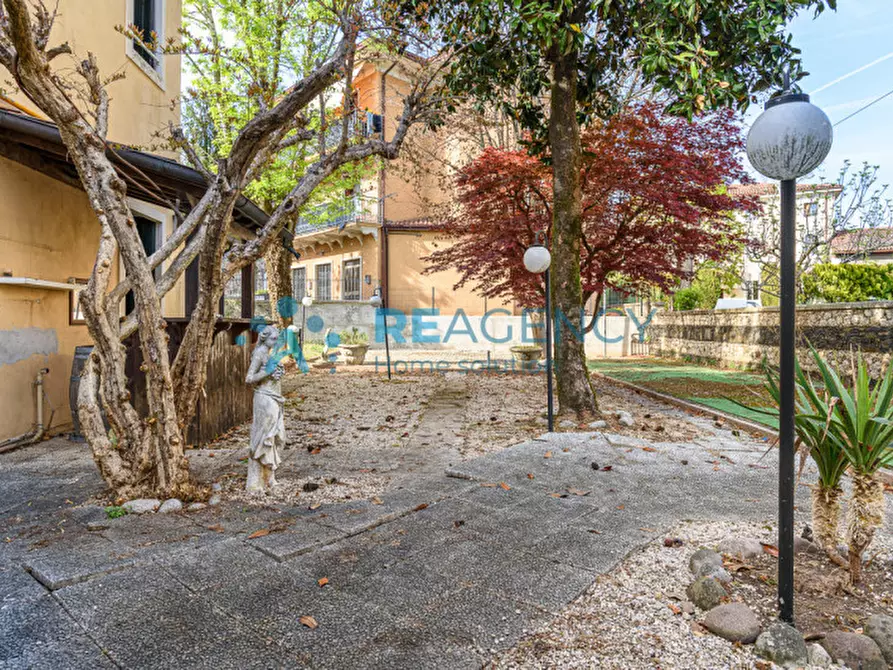 Immagine 4 di Bed & Breakfast in vendita  in via roma 5 a Trissino