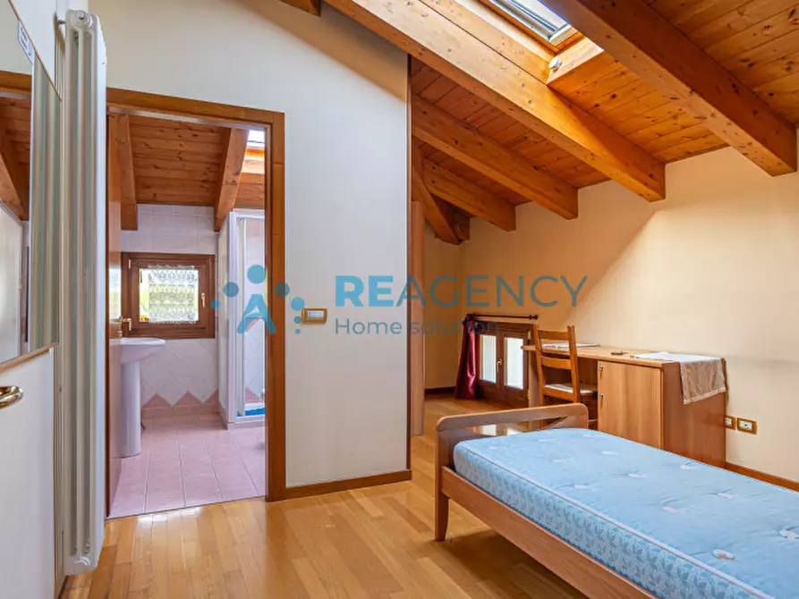 Immagine 9 di Bed & Breakfast in vendita  in via roma 5 a Trissino