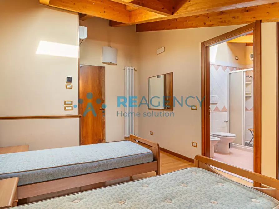 Immagine 10 di Bed & Breakfast in vendita  in via roma 5 a Trissino