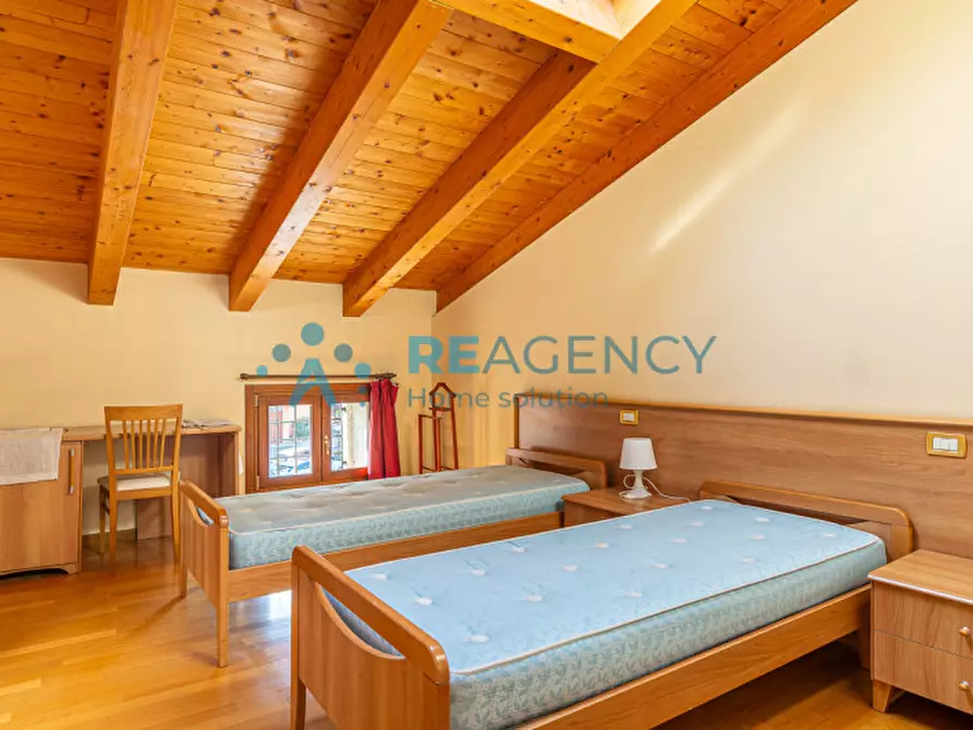 Immagine 12 di Bed & Breakfast in vendita  in via roma 5 a Trissino