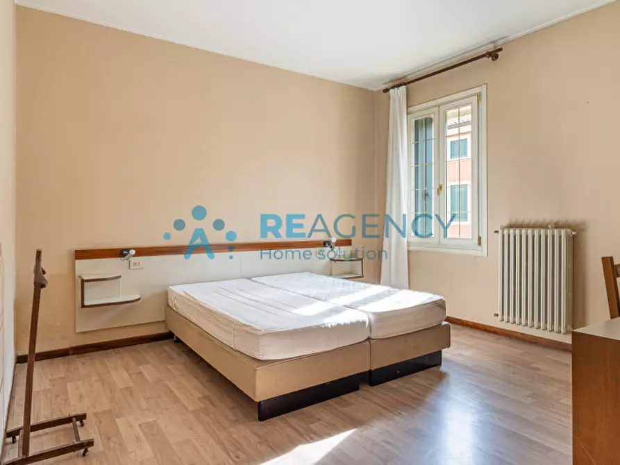 Immagine 23 di Bed & Breakfast in vendita  in via roma 5 a Trissino