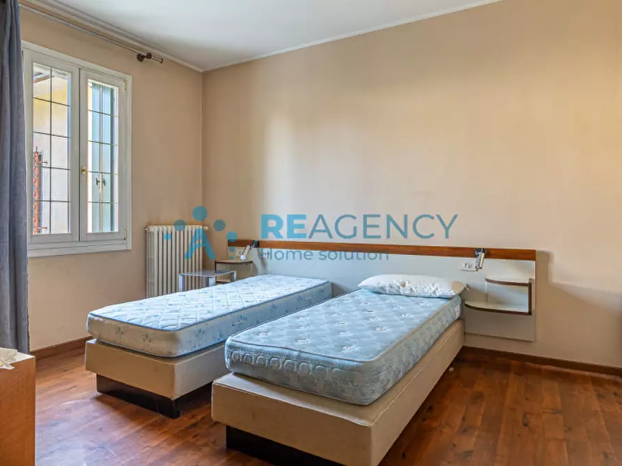 Immagine 25 di Bed & Breakfast in vendita  in via roma 5 a Trissino