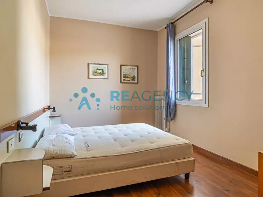 Immagine 29 di Bed & Breakfast in vendita  in via roma 5 a Trissino