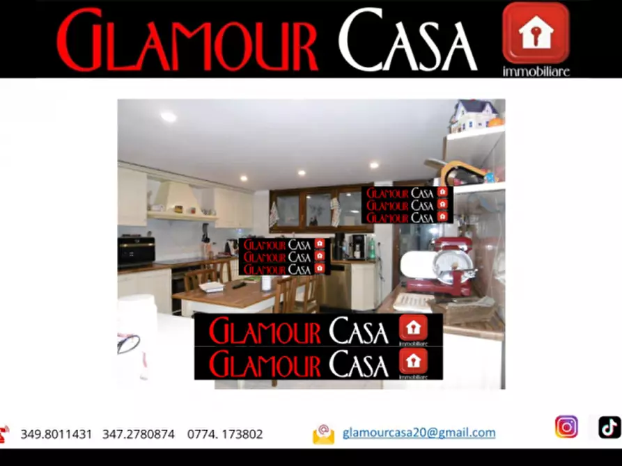 Immagine 4 di Villa in vendita  in Via della Giustiniana a Roma