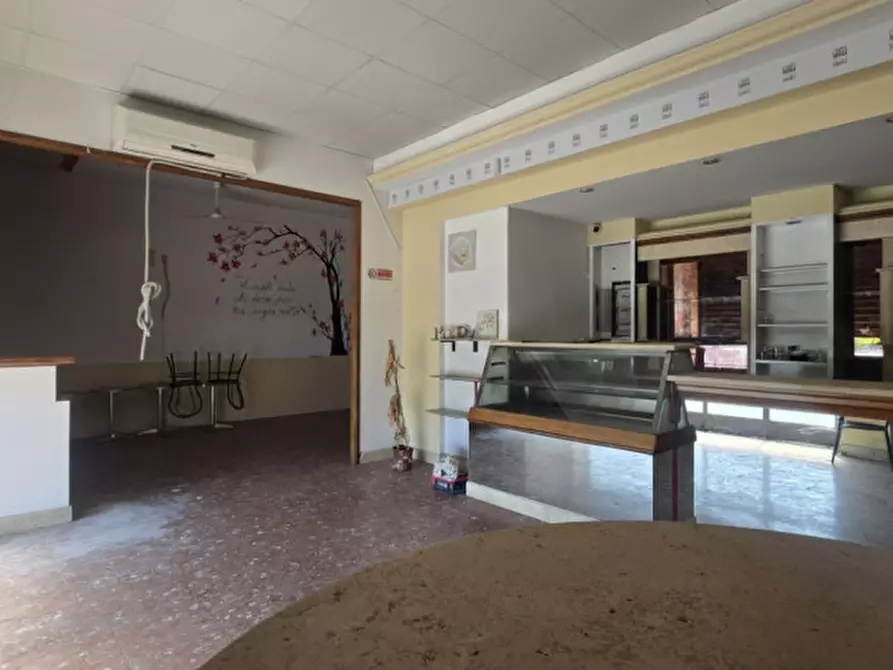 Immagine 7 di Negozio in affitto  in via lungonera cimarelli, 3 a Terni