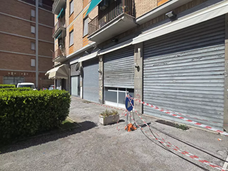 Immagine 17 di Negozio in affitto  in via lungonera cimarelli, 3 a Terni