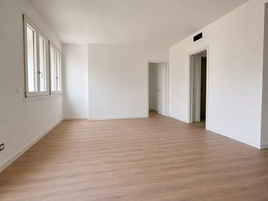 Immagine 3 di Appartamento in vendita  in Via Roma a Rovolon