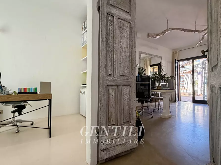 Immagine 5 di Ufficio in vendita  a Arzachena