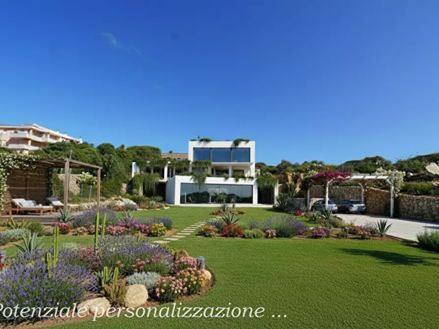 Immagine 1 di Villa in vendita  in Via Caio Duilio a La Maddalena