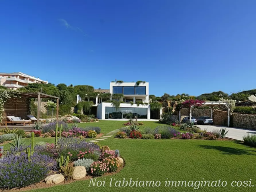Immagine 1 di Villa in vendita  in Via Caio Duilio a La Maddalena