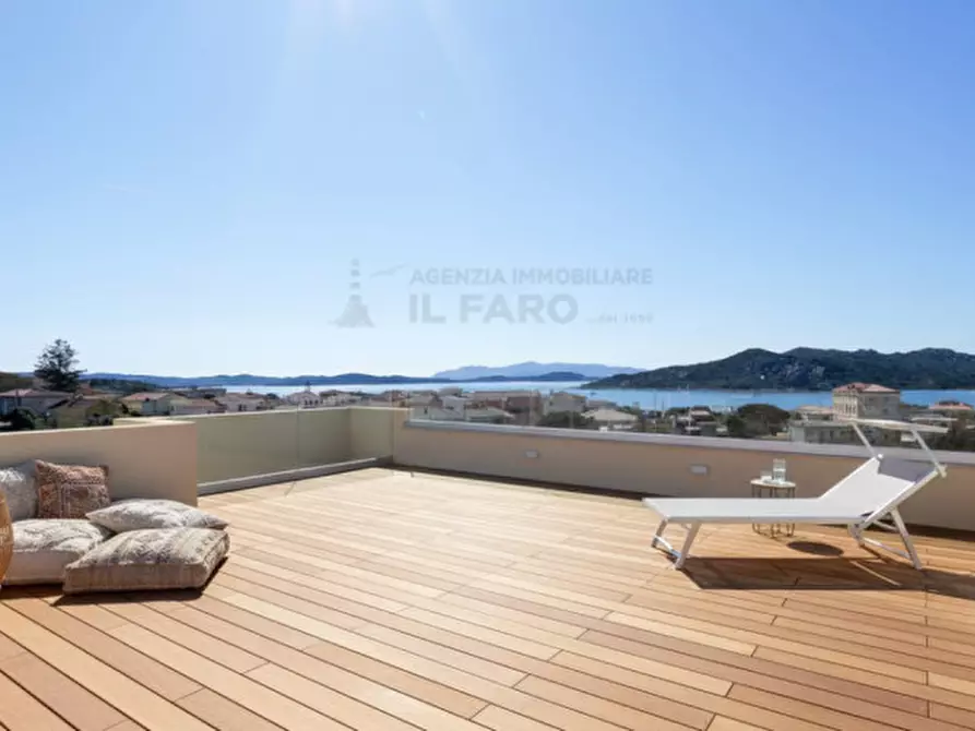 Immagine 4 di Villa in vendita  in Via Caio Duilio a La Maddalena