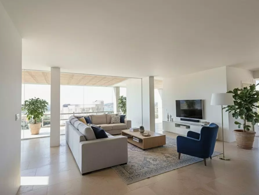 Immagine 16 di Villa in vendita  in Via Caio Duilio a La Maddalena