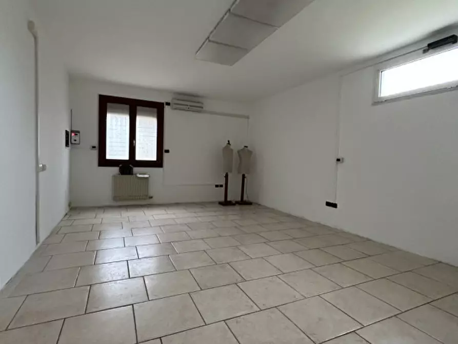 Immagine 8 di Ufficio in affitto  in Via dei Novale a Noale