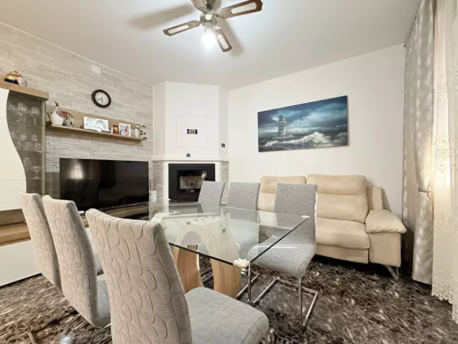 Immagine 1 di Casa bifamiliare in vendita  a Padova