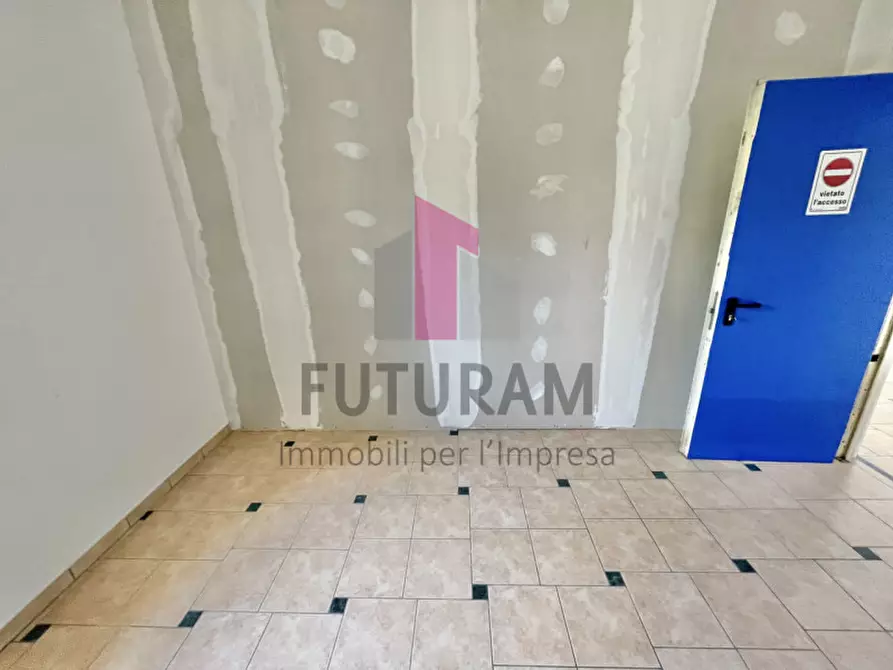 Immagine 18 di Negozio in affitto  in VIA DELL'INDUSTRIA a Rosà